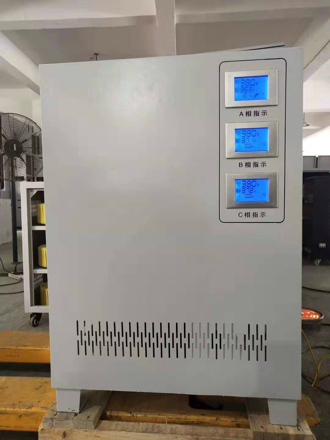 SBW-F 三相分调全自动补偿式电力稳压器（30kva/50kva/100kva/150kva）