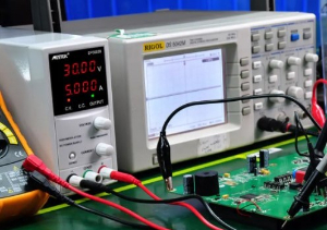 高精度直流电压源在半导体激光器测试中的应用